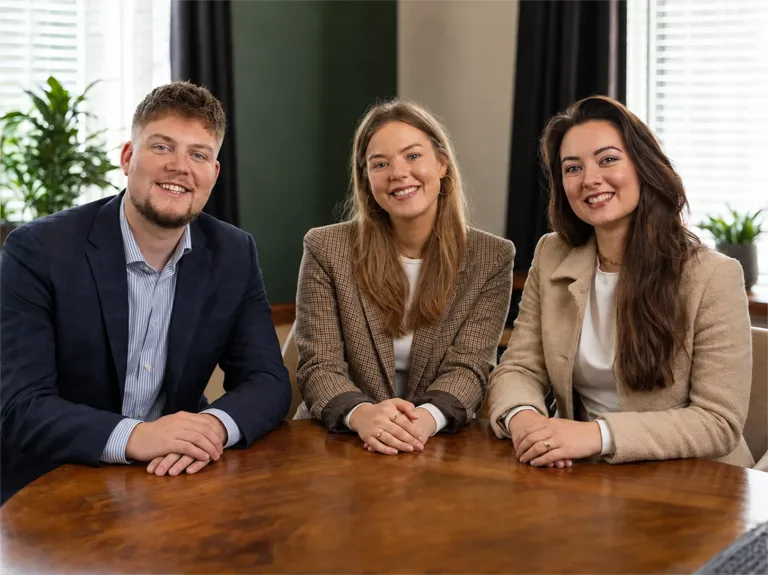 Rutger, Evelyn en Sylvana staan klaar om je vragen te beantwoorden