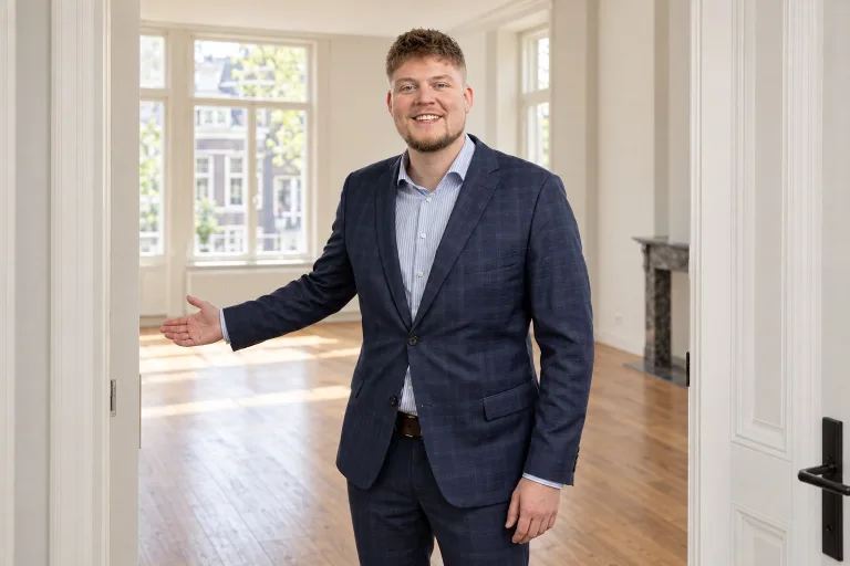Opnieuw verhuren Rutger laat een huurwoning zien tijdens een bezichtiging